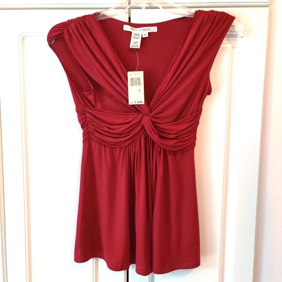 Max Studio Red Women's Top, size Small, NWT - Picture 1 of 3